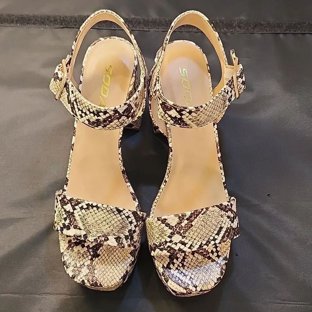 Brand New Soda Macey Pyton Sladies Women's Block Heel Sandals G1 — image 3 of 8